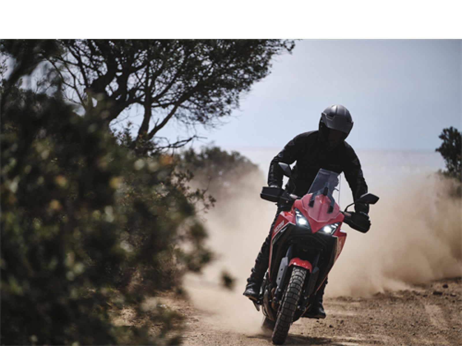 Мотоцикл MOTO MORINI X-CAPE 650 (RED PASSION) 2026